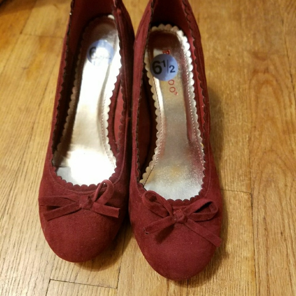 Shoes - Picture 2 of 2